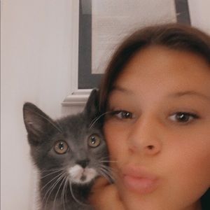 Meet your Posher, Evee